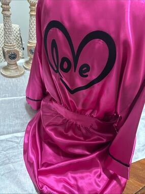 Morgan Taylor Satin Sleepwear Top - Fuchsia Pink